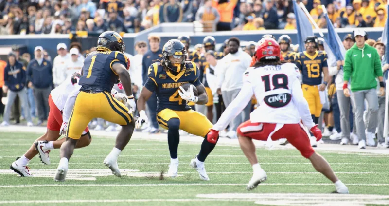 WVU receivers get busy against Cincinnati